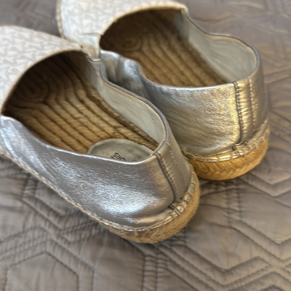 Michael Kors Espadrilles Shoe Size 8 EUC Silver Logo Printed - Picture 3 of 5